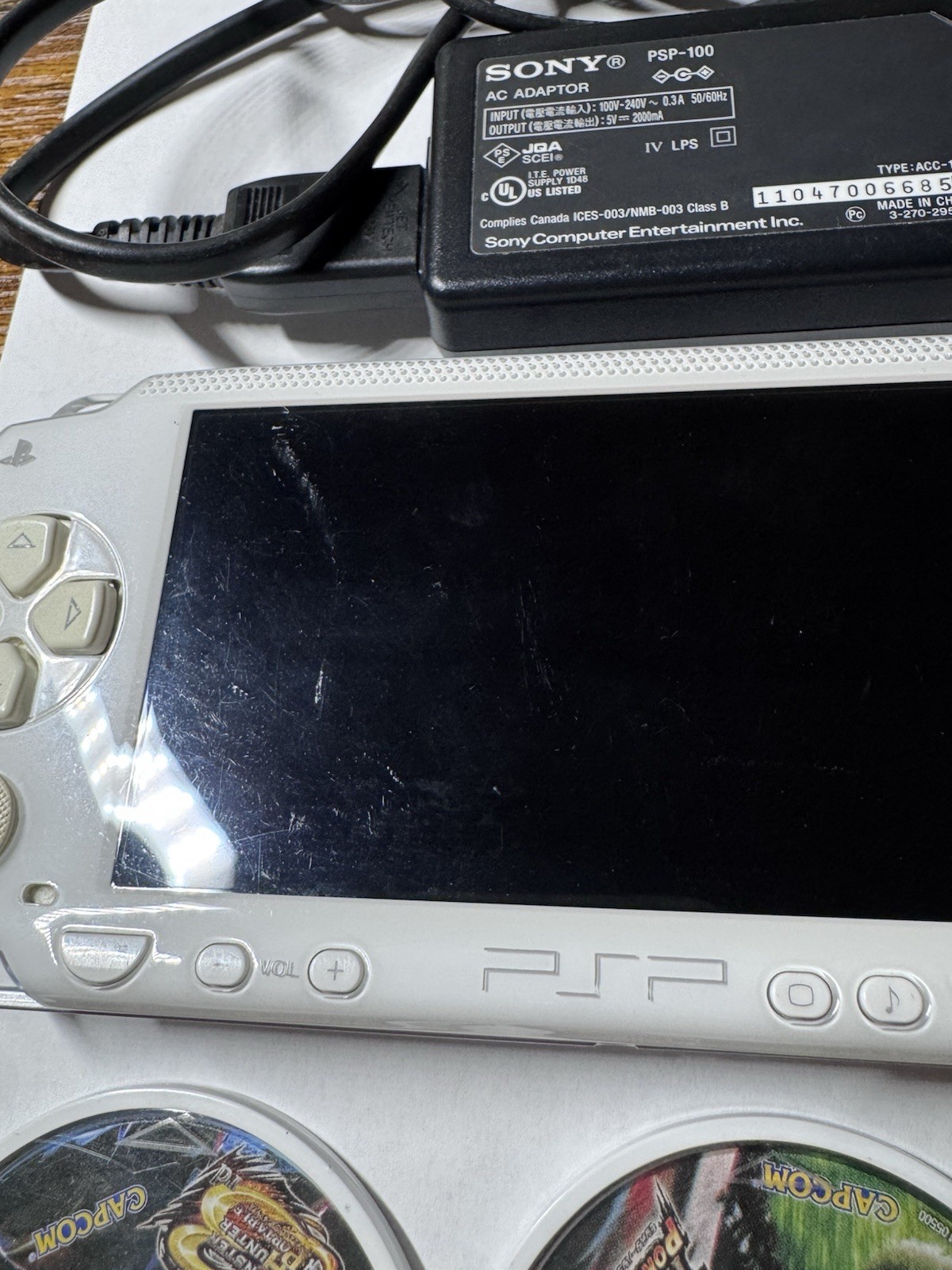 Sony PSP-1000 White Console Works&Ready to play (Please read description)