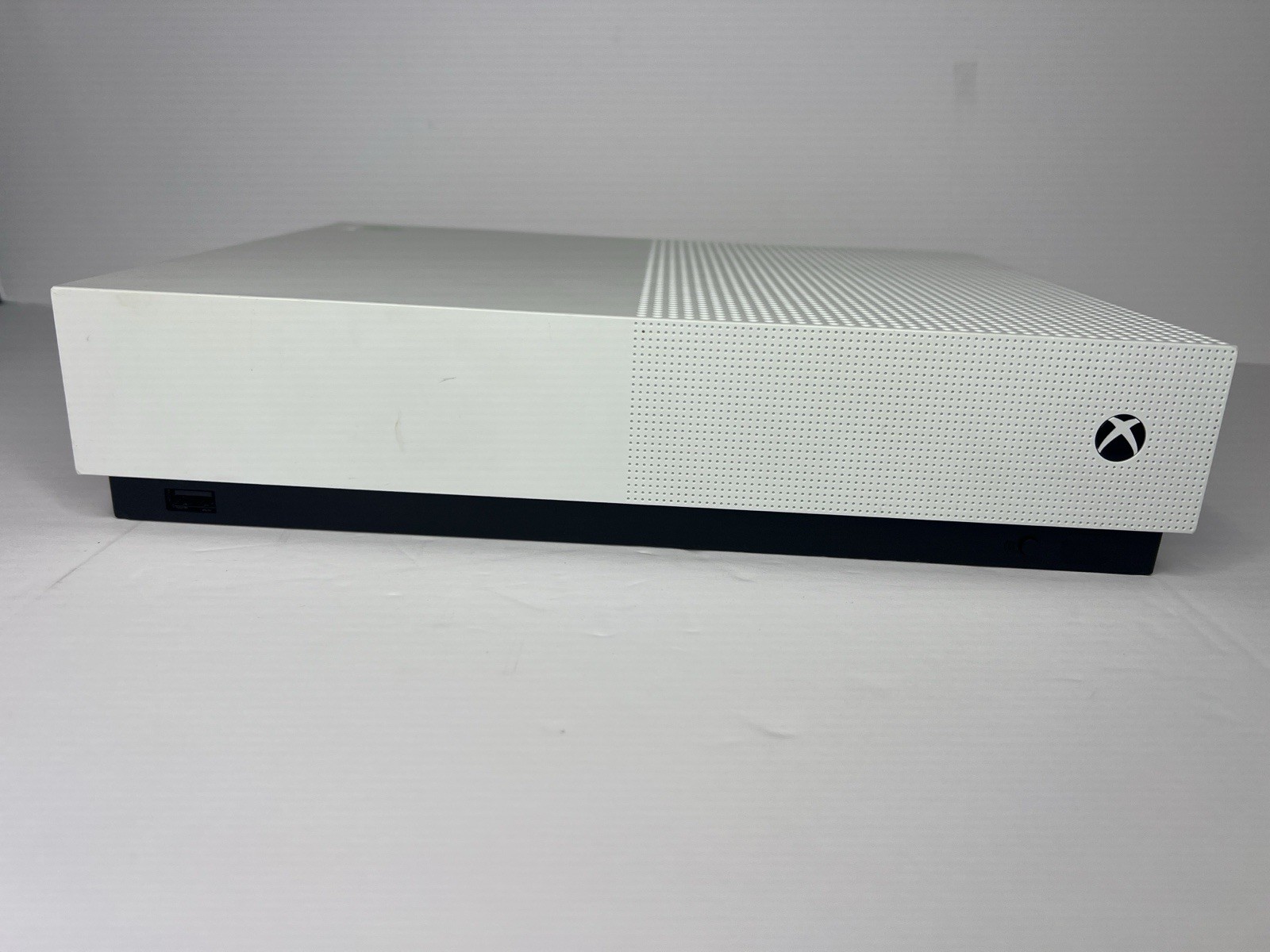 Xbox One S All‑Digital 1TB Console (White) Only Console