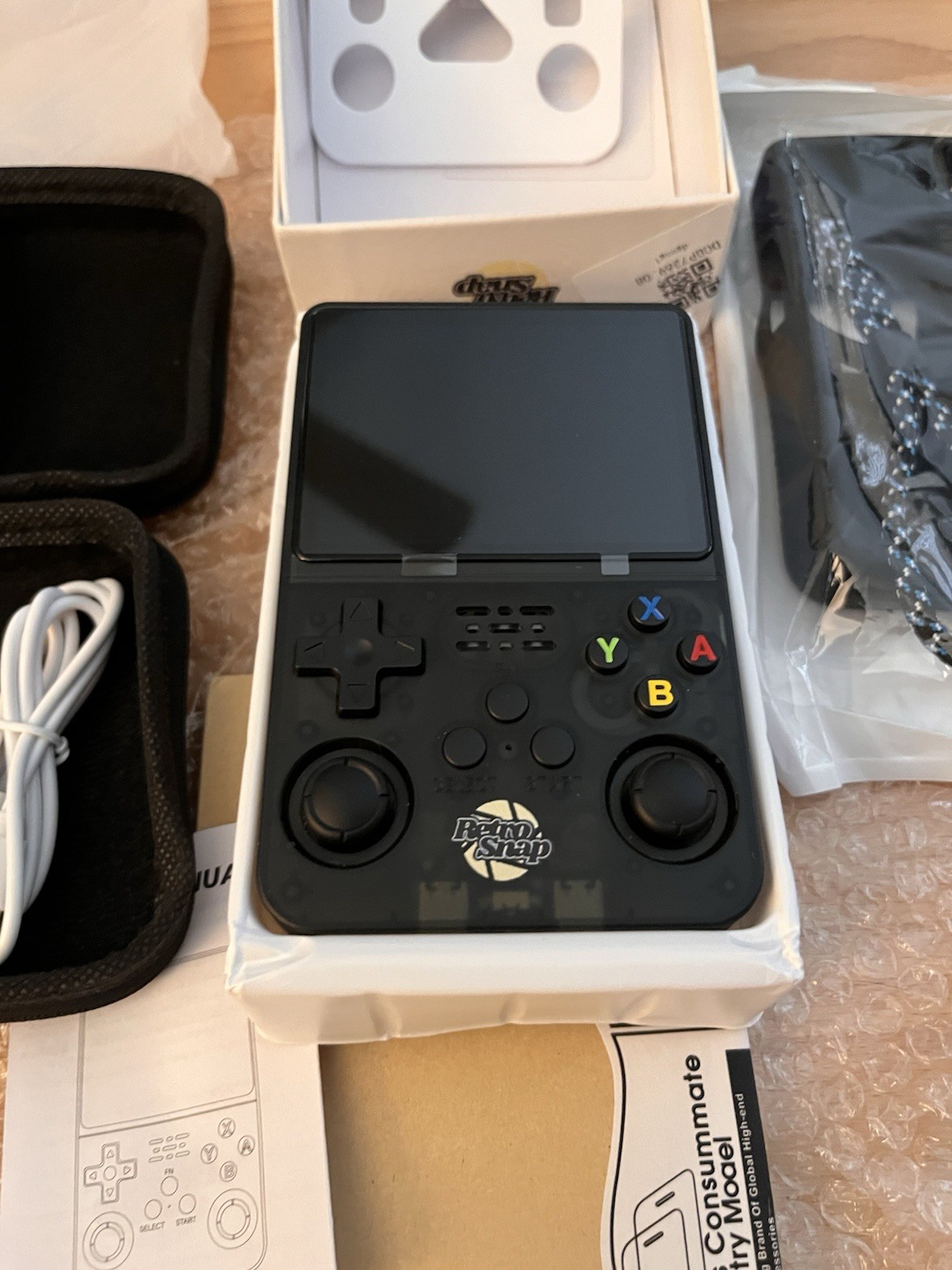 R36S Retro Handheld Game Console, 3.5 Inch 640×480 IPS Screen