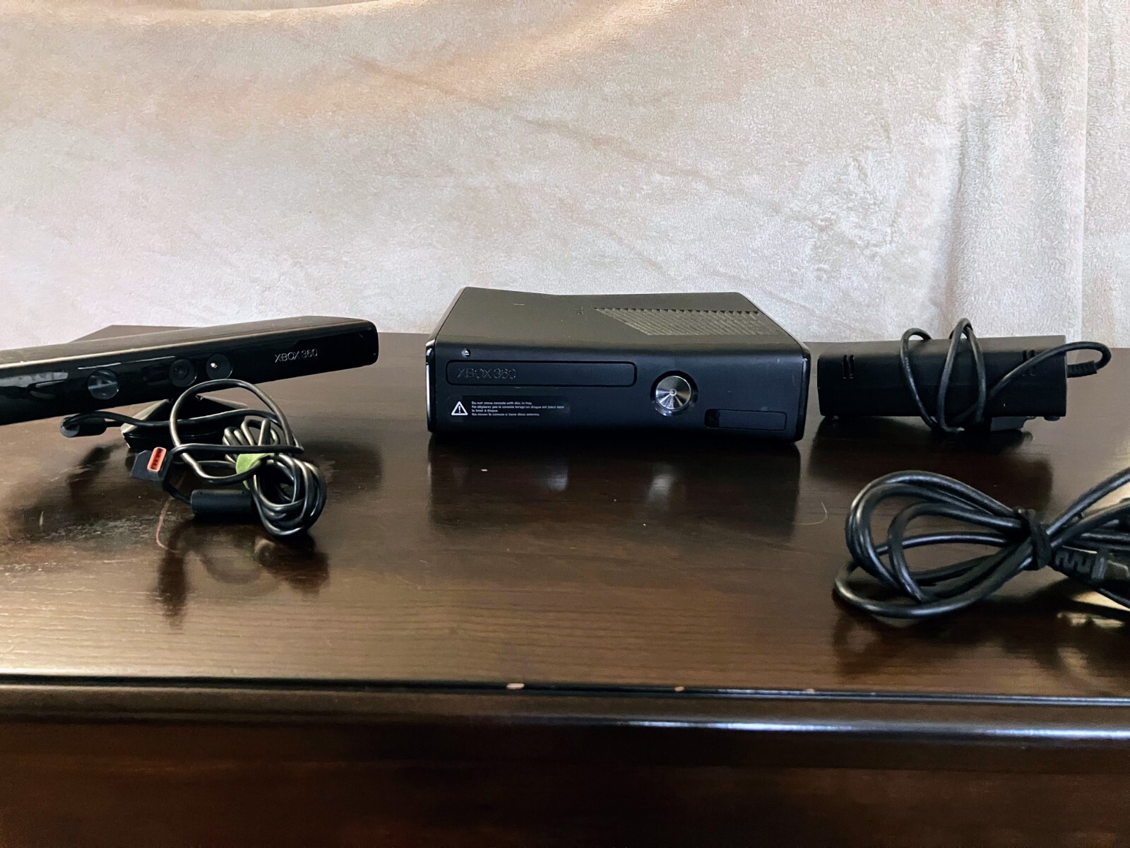 Microsoft Xbox 360 S with Kinect 250GB Glossy Black Console