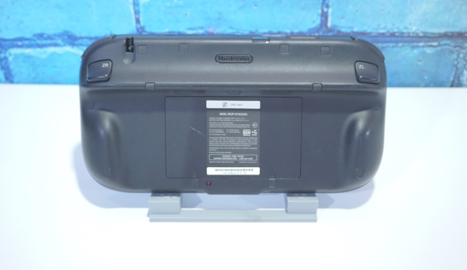 Nintendo Wii U 32GB Black Deluxe Console WUP-101(02) with Gamepad and 10 Games