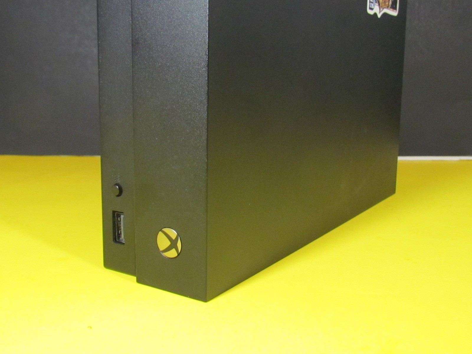 Microsoft Xbox One X 1TB Console 4K .Wi-Fi & With games on HDD you can play.