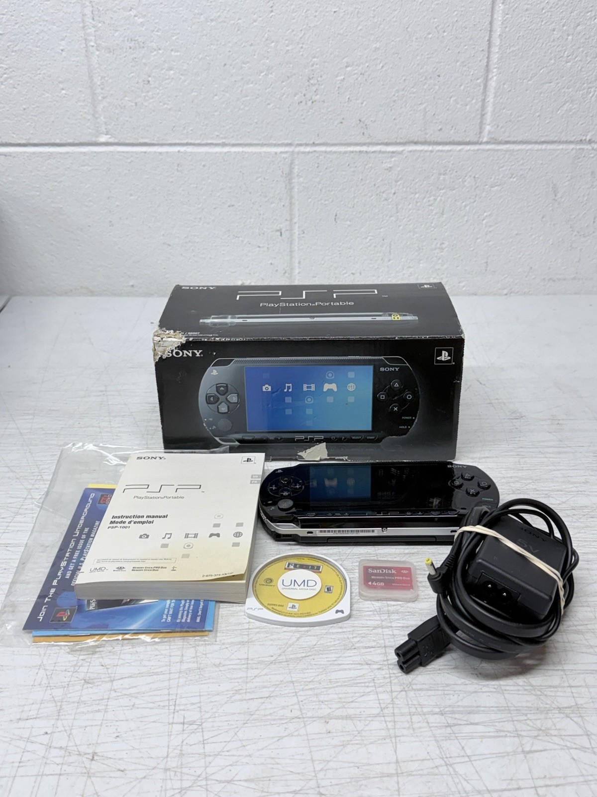 Sony PSP PlayStation Portable Black Console Model 1001 w/ Original Box – Tested