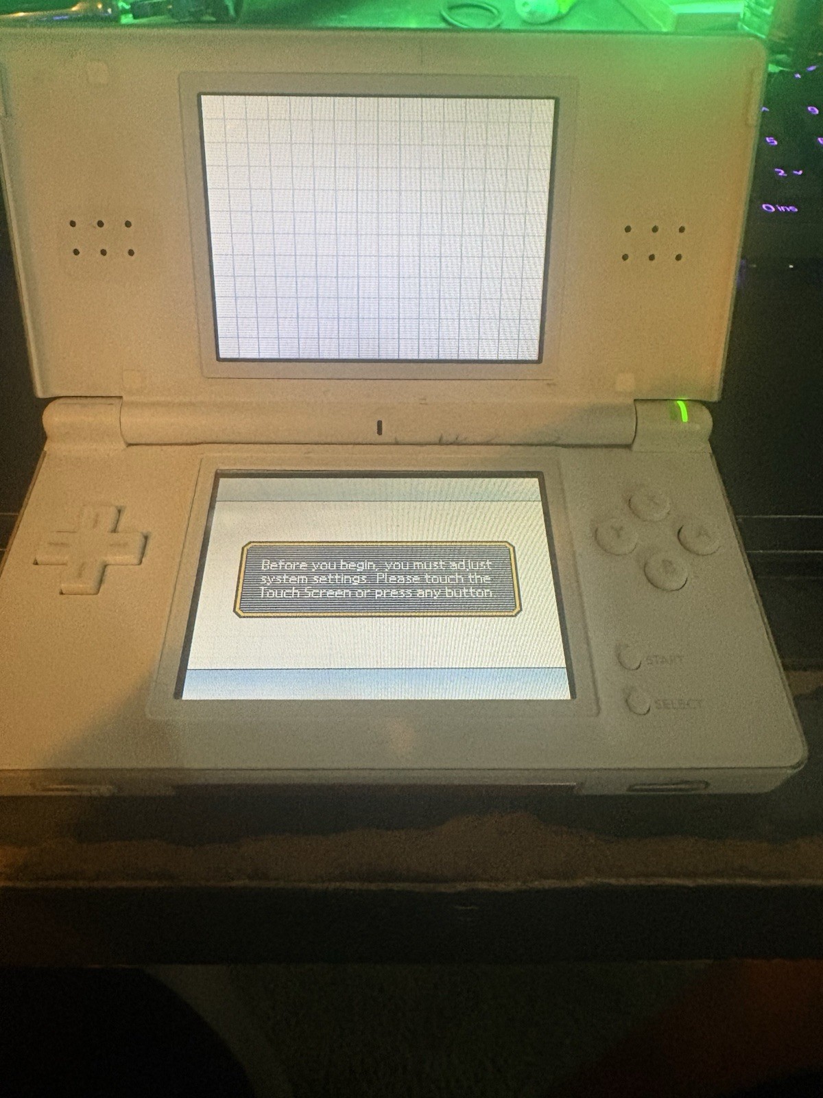 Nintendo DS Handheld System White with Purple Pen and Charger