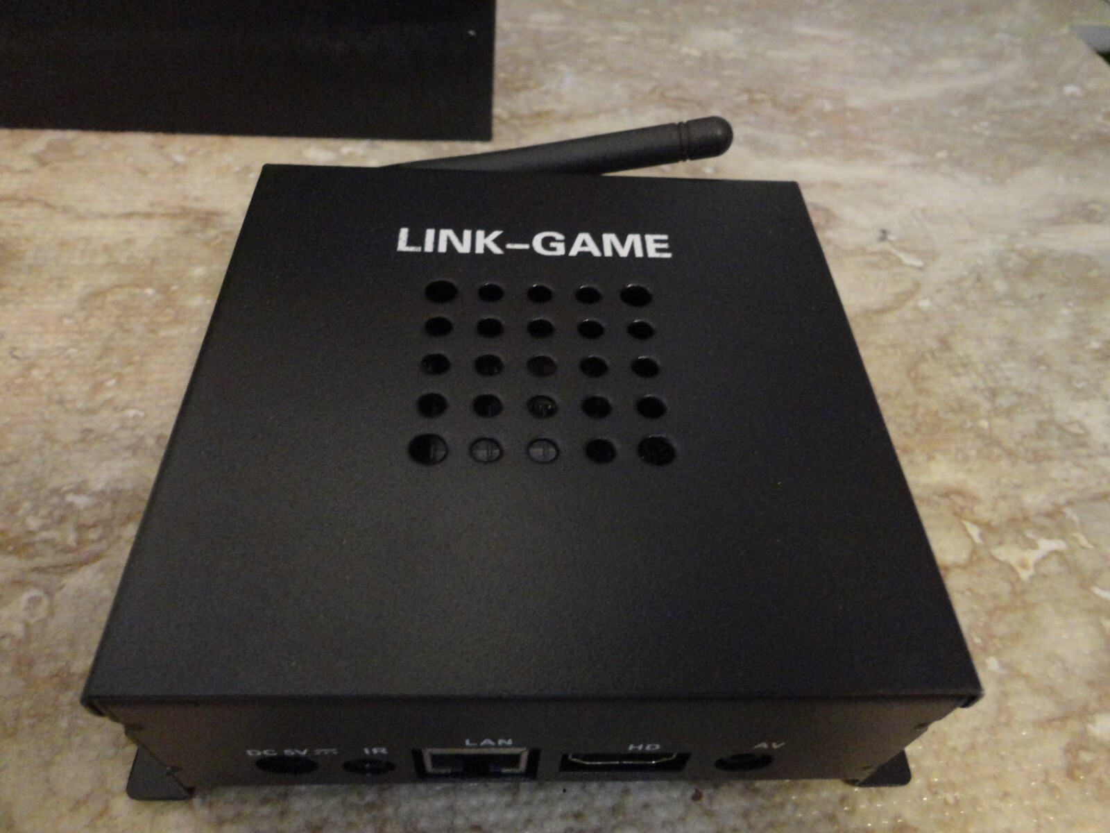 LINK-GAME VIDEO GAME BOX BJ-B1-1.0 4 CORE A53CPU T720 GPU 3G DDR3 32G eMMc WIFI