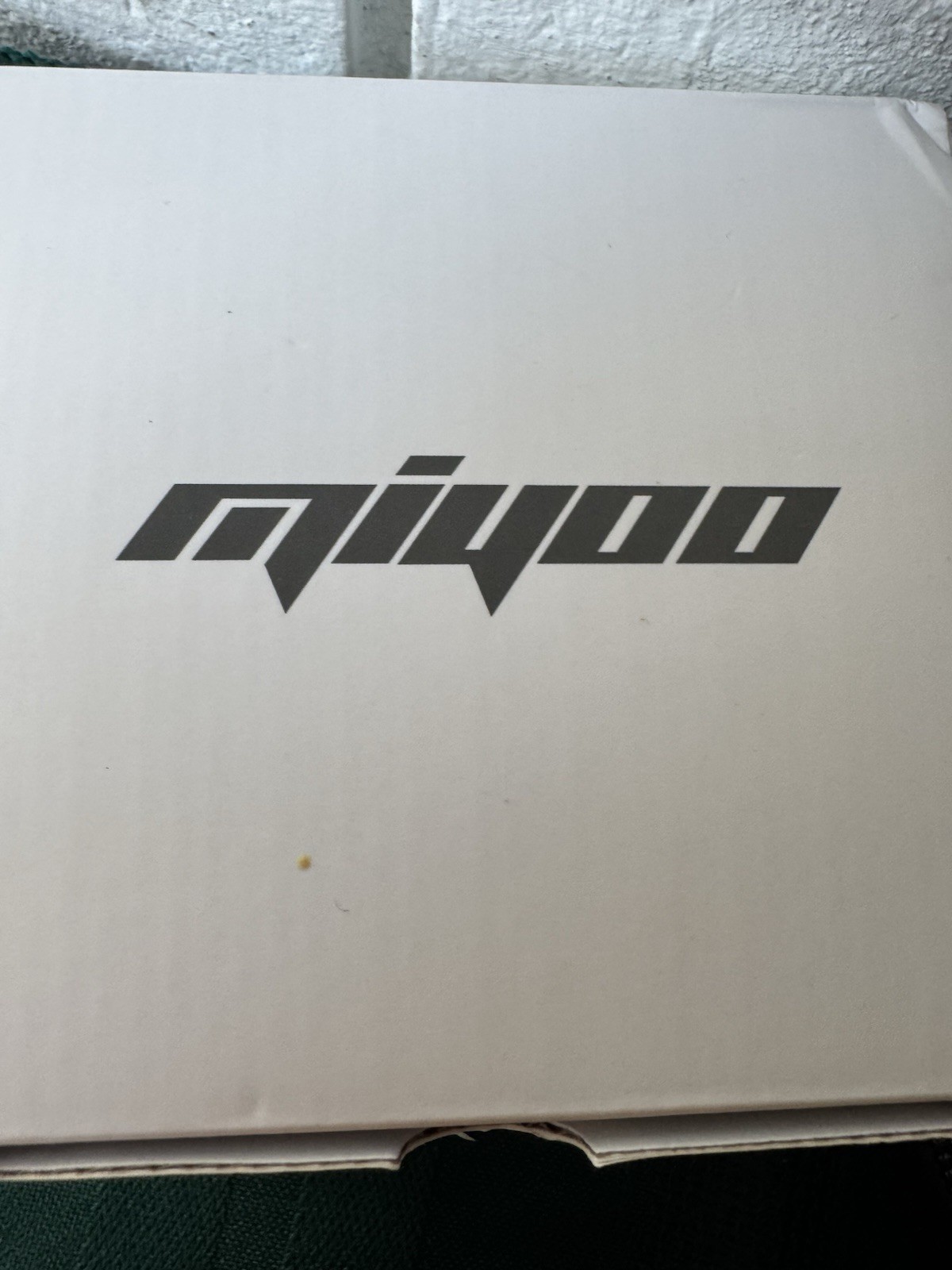 Miyoo Mini Flip Handheld Console 64GB Wi-Fi USB-C White w/ Case Box Manual