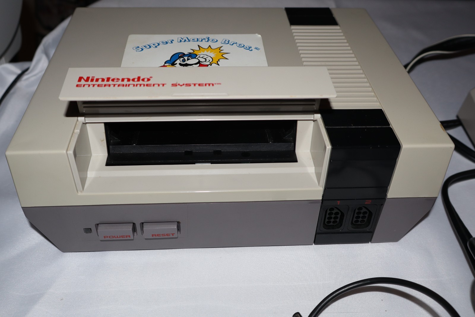 Nintendo NES Console controllers A/V cord powers On Red Blinking Light w Sticker