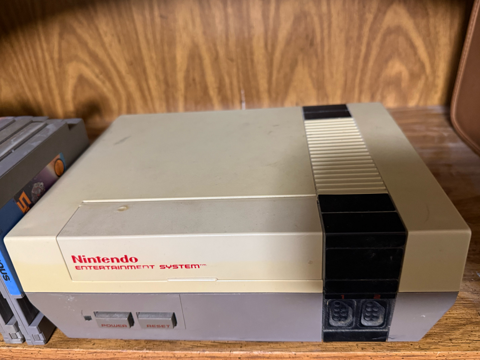 Nintendo Entertainment System (NES) with 22 Games + Zapper Light Gun Bundle