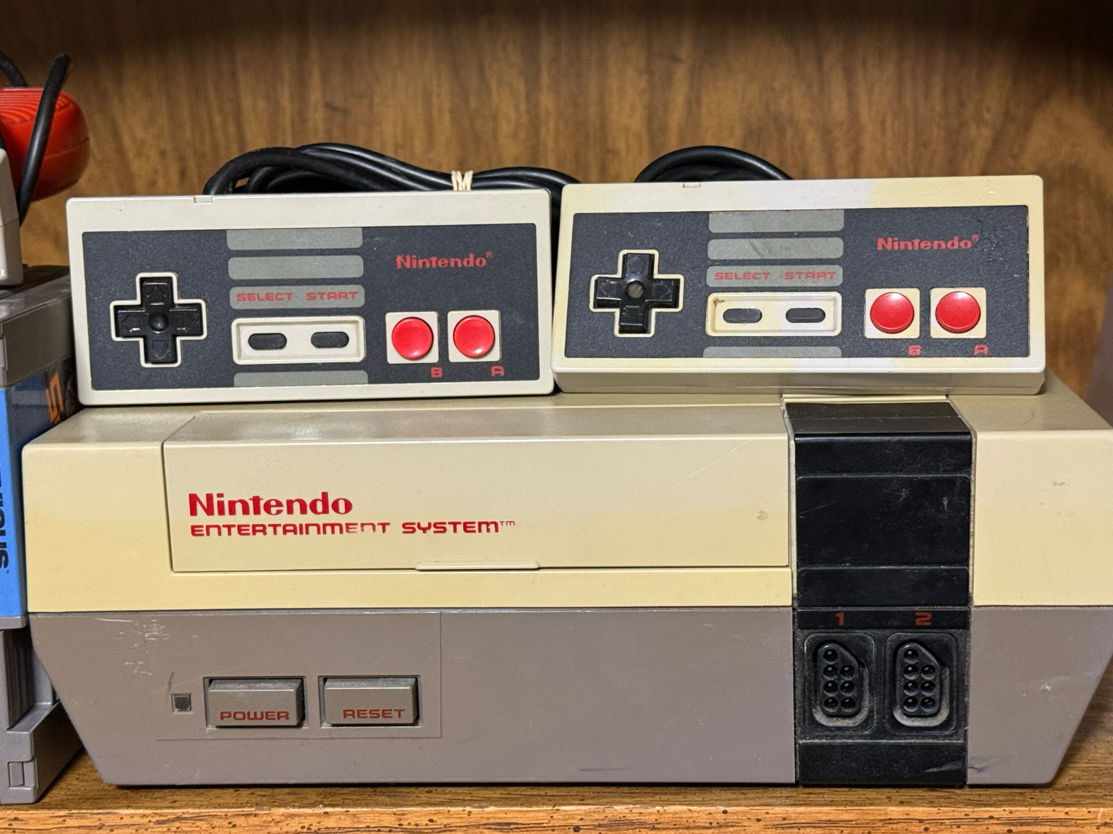 Nintendo Entertainment System (NES) with 22 Games + Zapper Light Gun Bundle