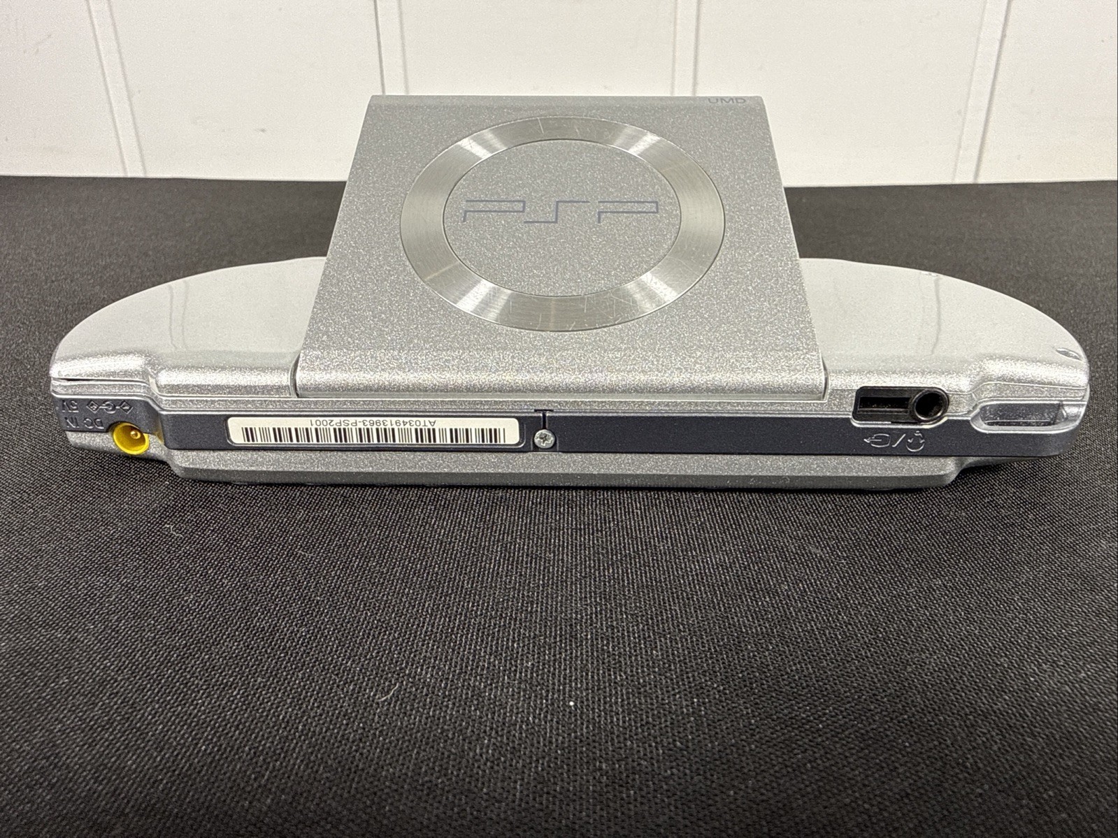 Sony PSP 2001 Silver Playstation Portable Console Crossbody Fanny Bag Needs Batt