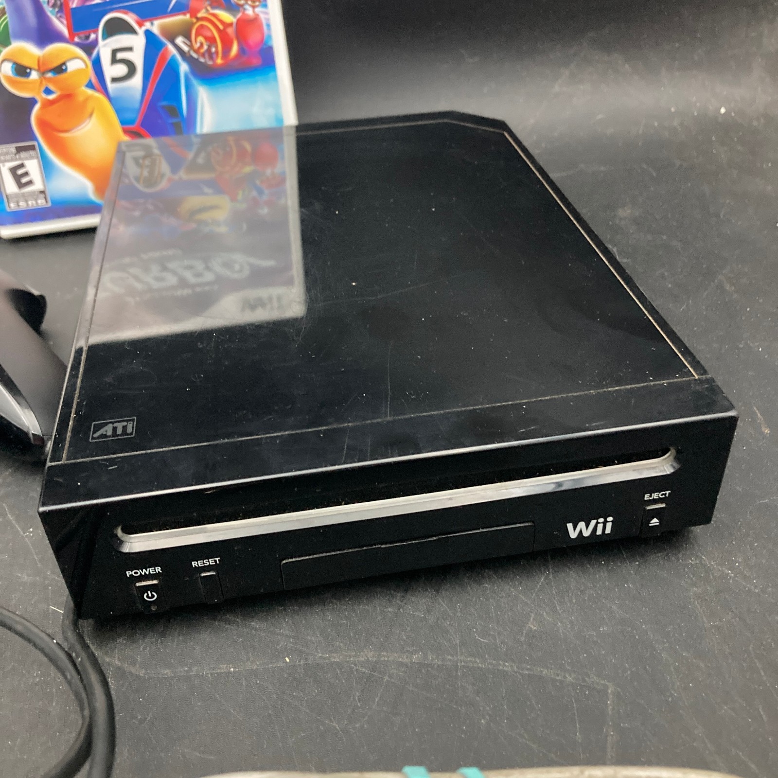 Nintendo Wii RVL-101 Complete Console Bundle with Two Games Ready To Play!
