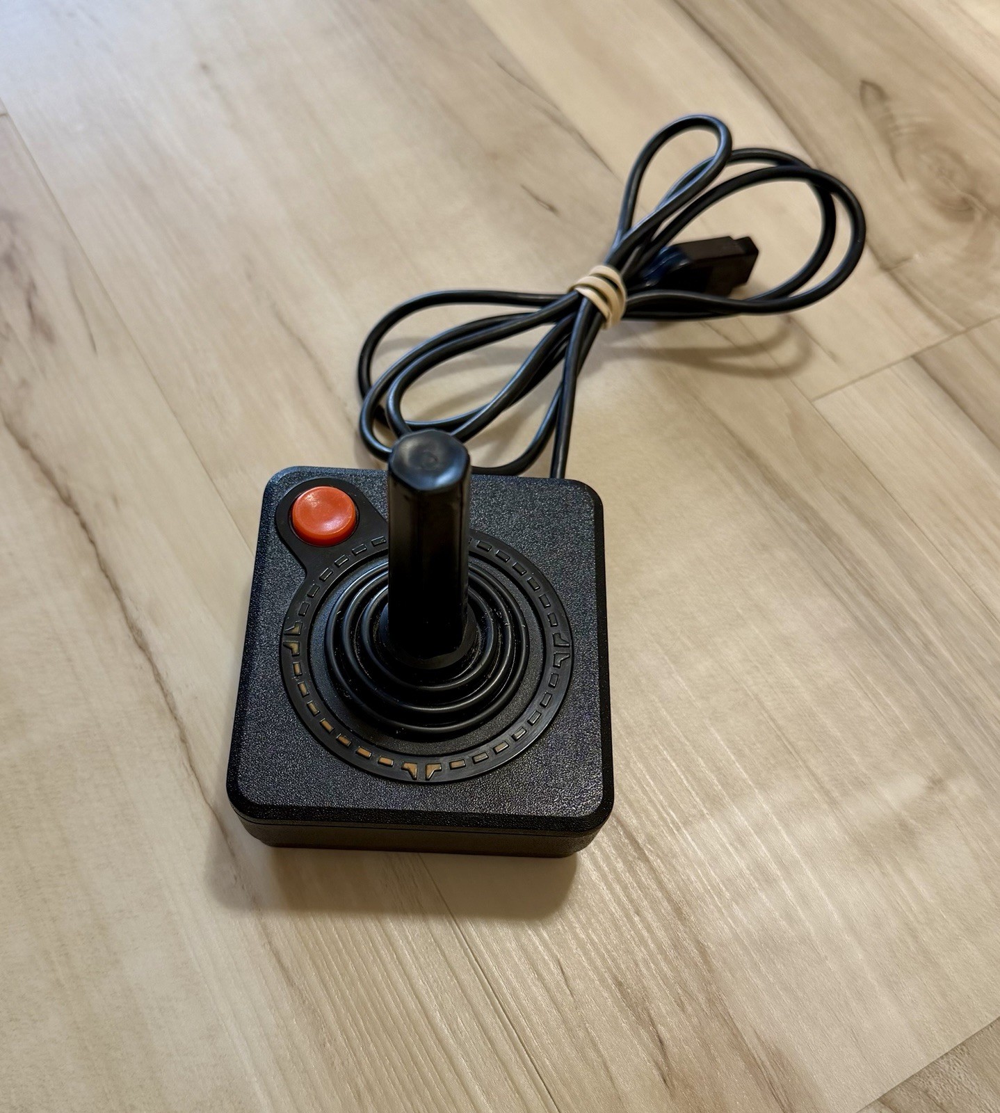 Atari 2600 4-Switch Woodgrain Console W/ 7-Games + Joystick – Tested