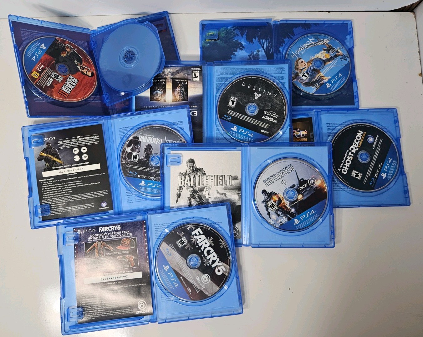Sony Playstation 4 – 500 GB – Game Console CUH-1001A (No Controller) +7 Games