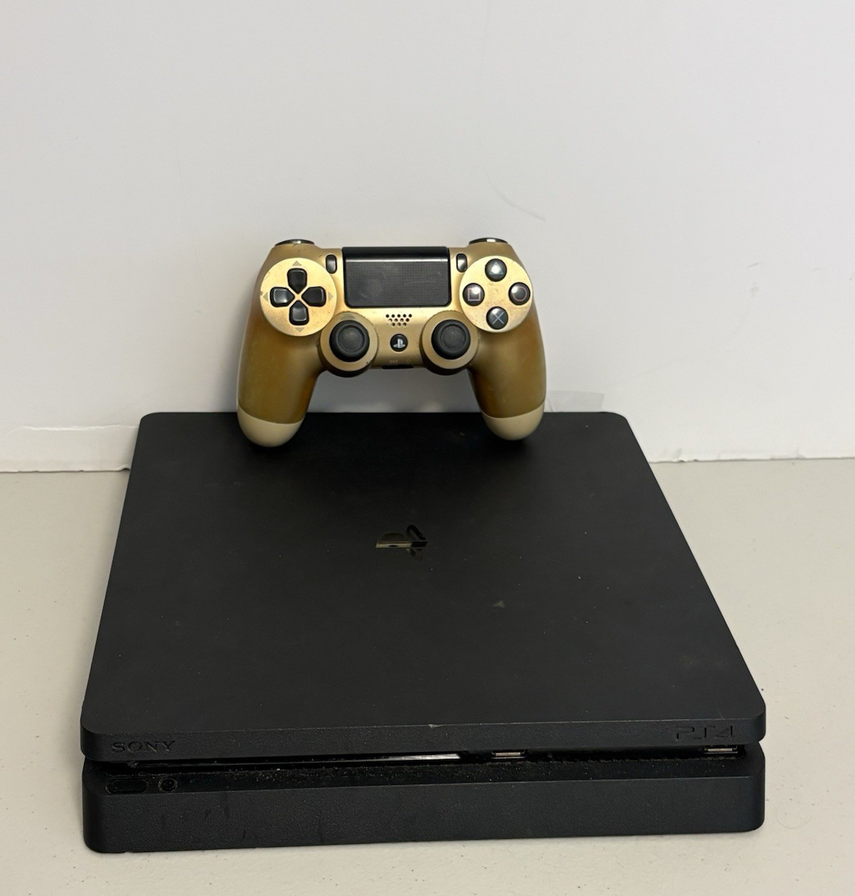 Sony PS4 PlayStation 4 Slim 1TB Console Gold Controller READ
