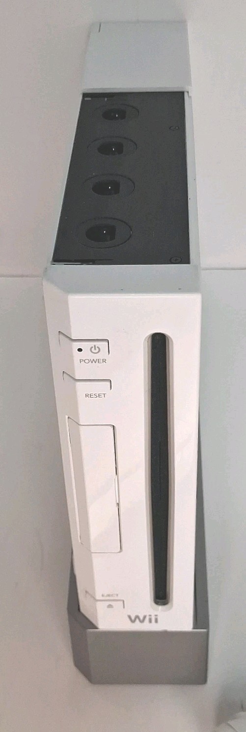 Nintendo Wii RVL-001 (USA) White Console, 2 Games And More….