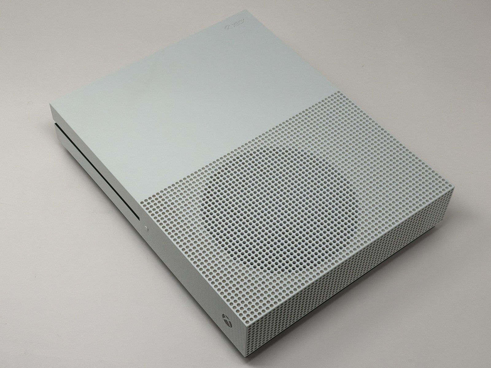 Microsoft Xbox One S White 500GB 1681 Gaming Console Good