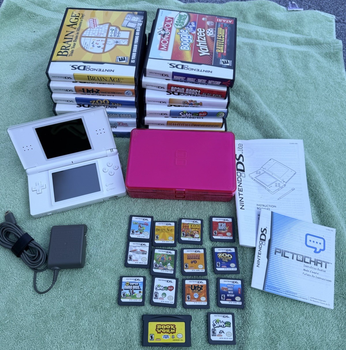 Nintendo DS Lite Polar White Handheld Game Bundle – 14 Games + Acc – EXCELLENT