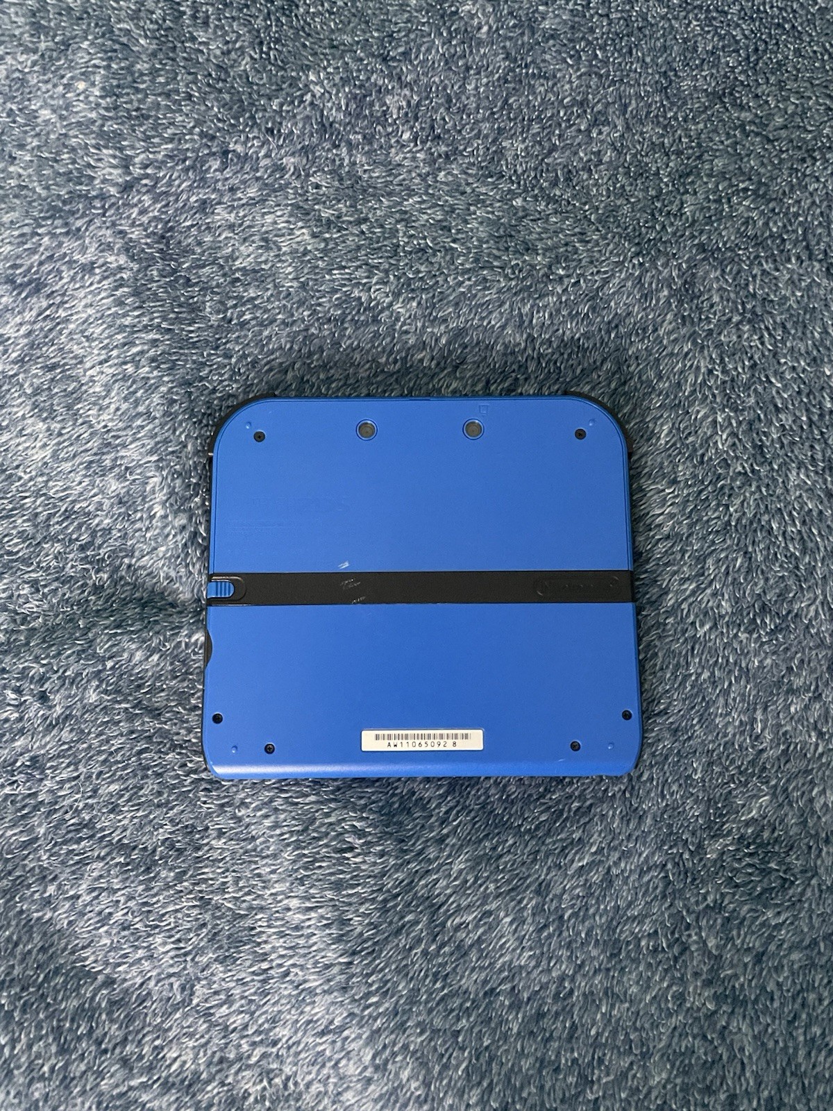Nintendo 2ds Blue with 64gb Micro SD and USB Charger