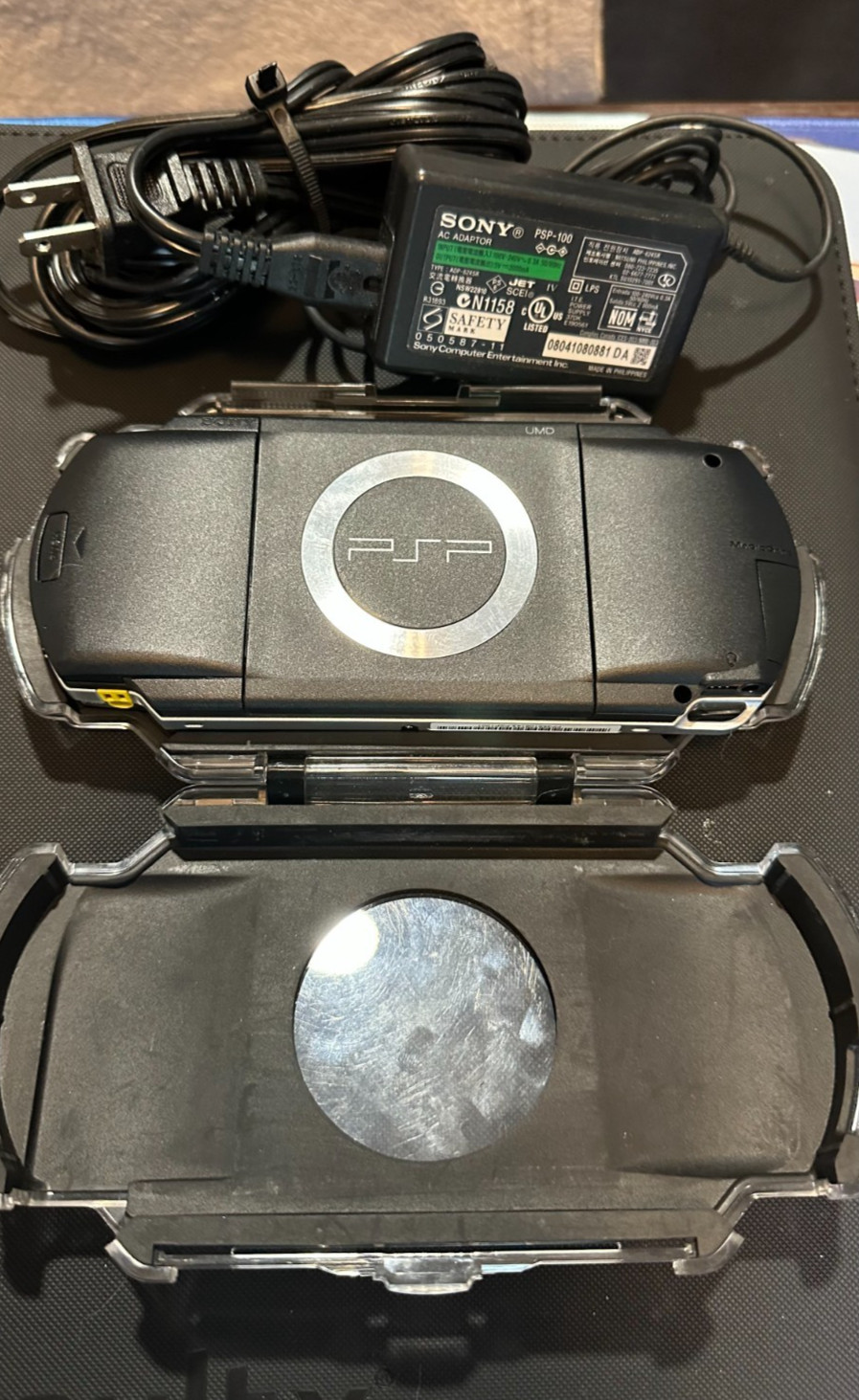Sony PSP 1001 Handheld 1.0GB PRO Duo w/OEM Charger & Logitech Case