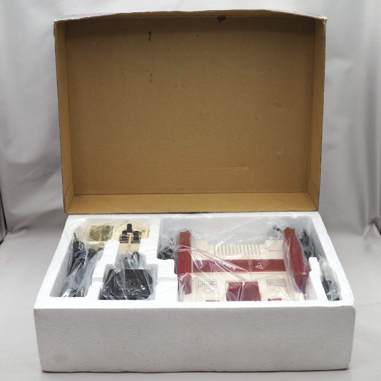 Nintendo Famicom Console System SQUARE BUTTONS Black cartridge slot Boxed Tested