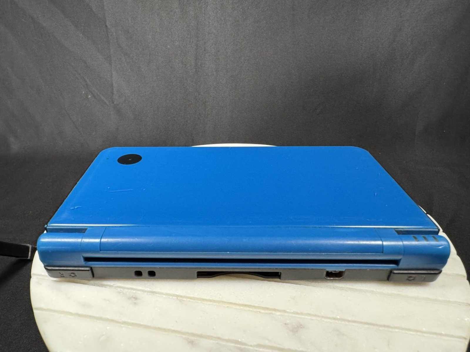 Nintendo DSi XL Handheld Console Midnight Blue Dual Screen with Charger