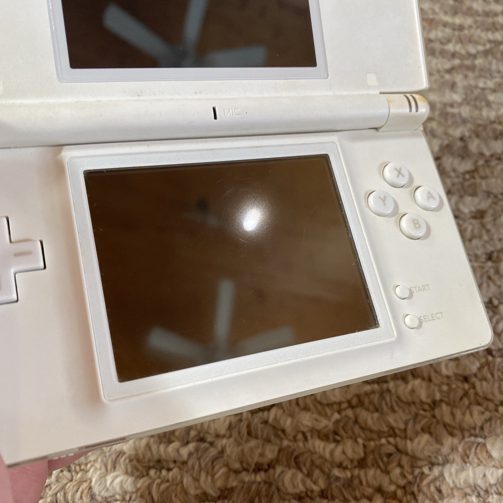 Nintendo DS Lite (USG-001) Handheld – White Charger