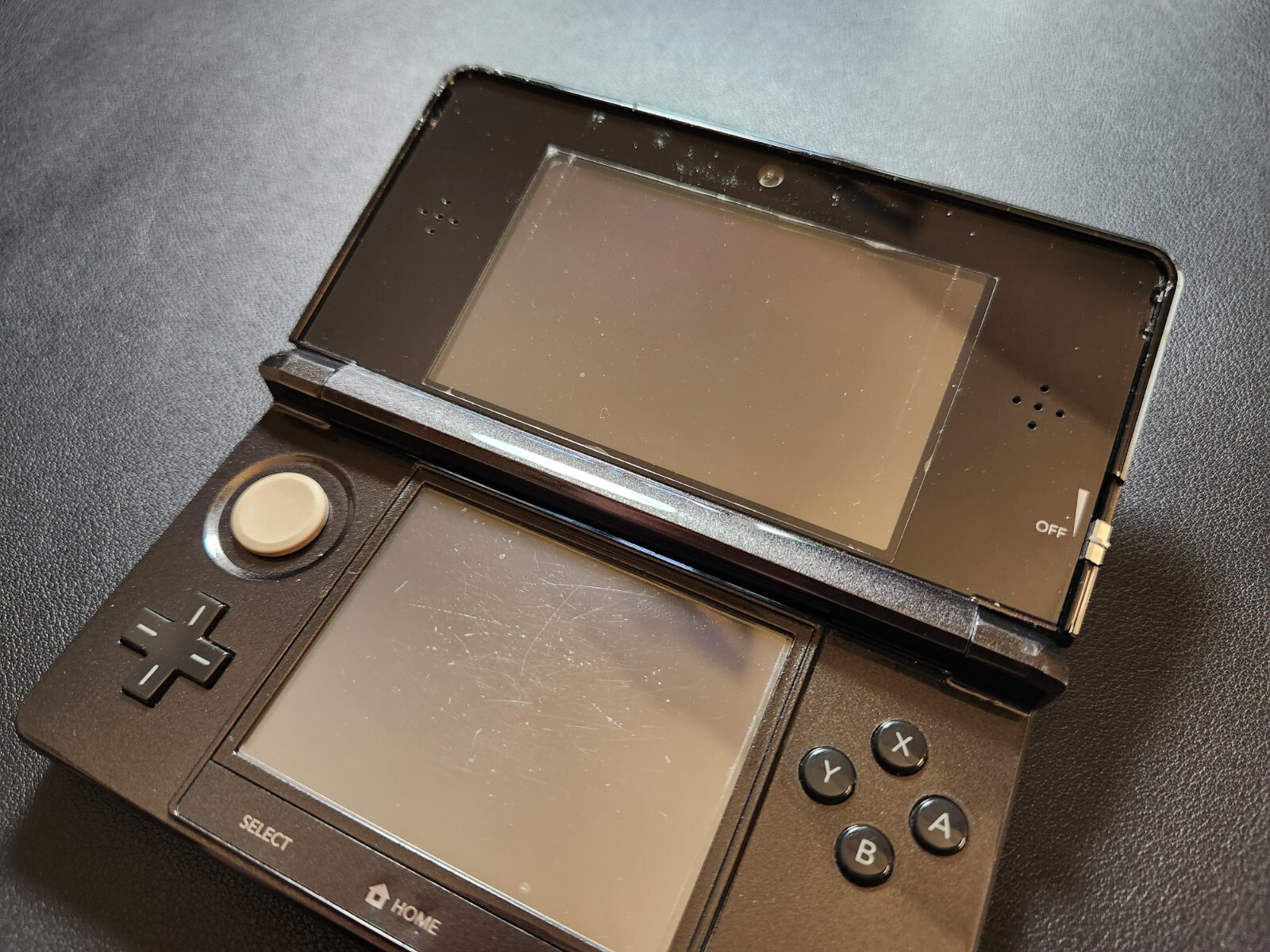 Nintendo 3DS (Original) Used | 4 Games + Charger | Cosmo Black | CTR-001 (USA)