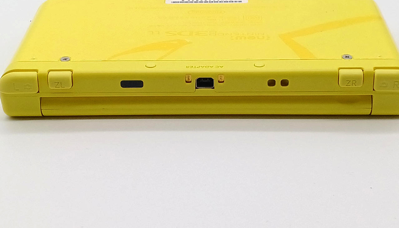 New Nintendo 3DS XL Pikachu Yellow Pokemon Center Limited Console w/ Box