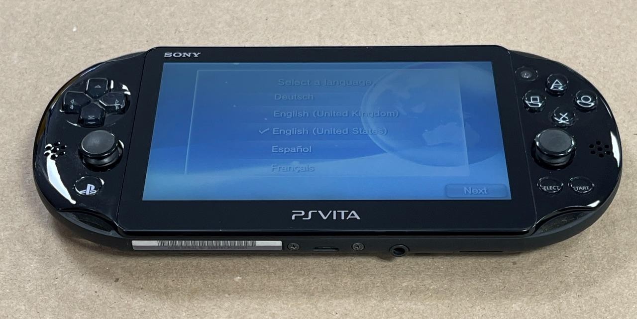 SONY PS VITA PCH-2001 HANDHELD GAMING CONSOLE SYSTEM BLACK- USED.
