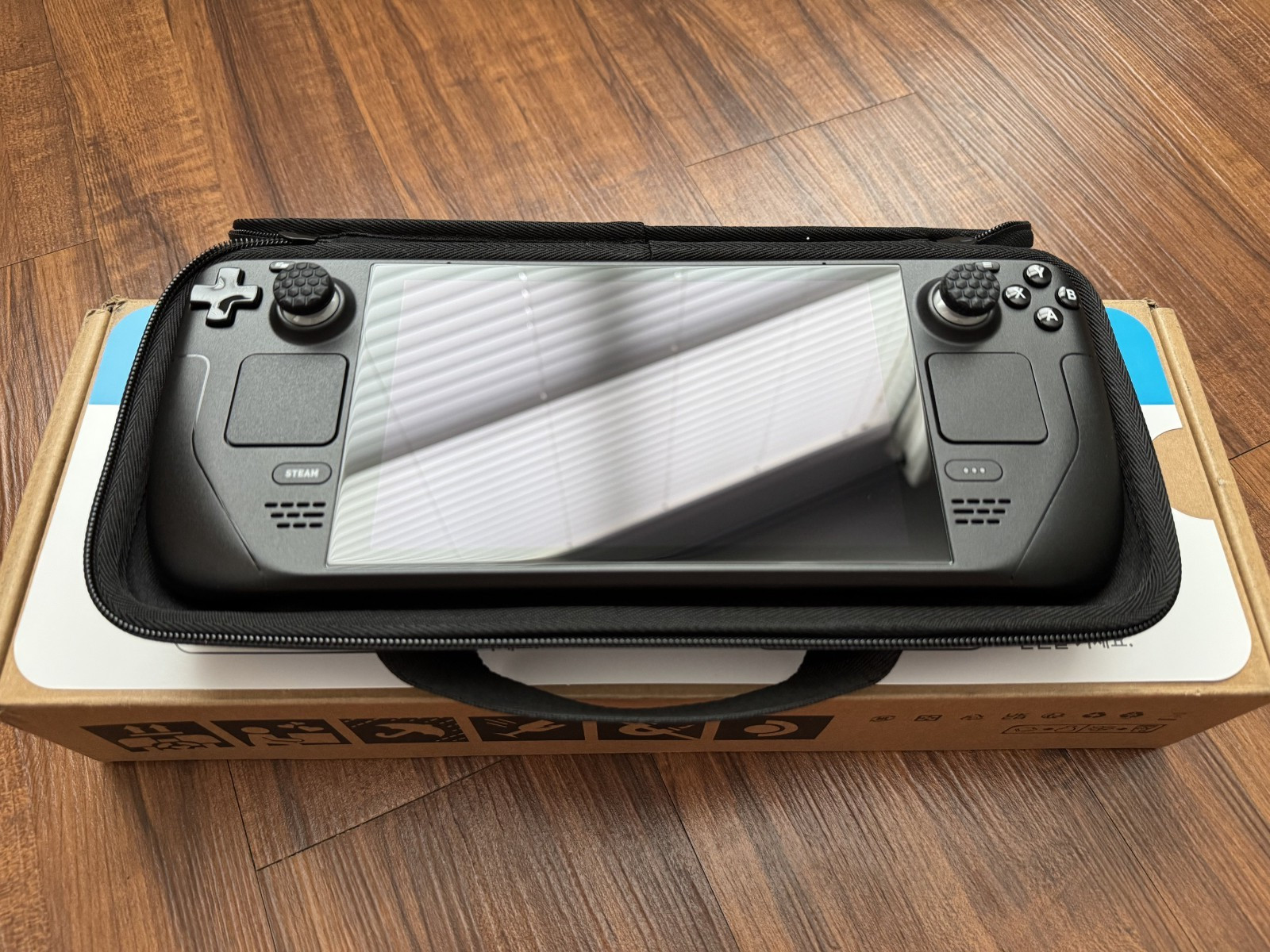 Valve Steam Deck LCD 256GB Handheld Console Black w/ Carrying Case
