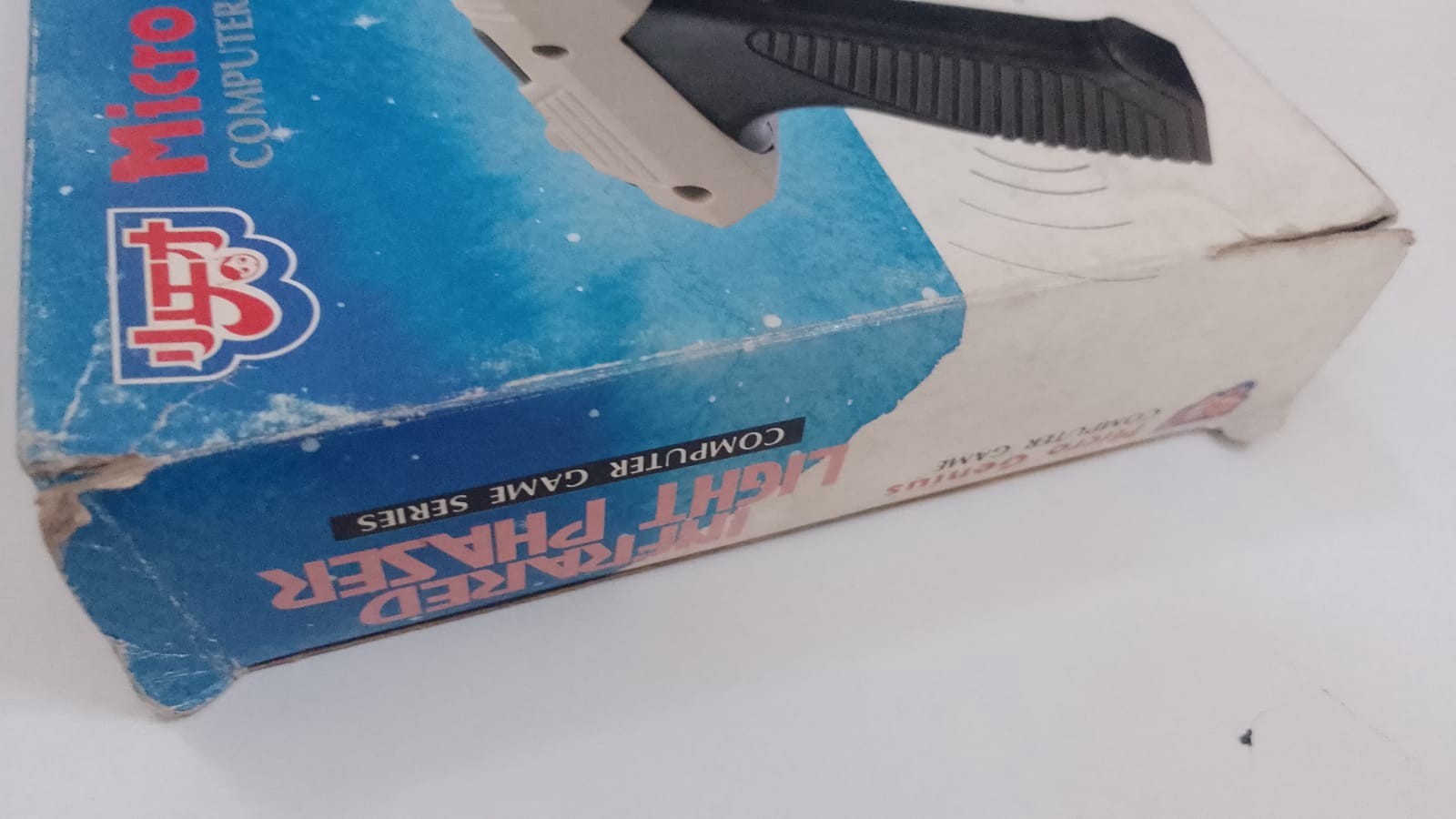 FAMICLON- INFRARED LIGHT PHASER GUN + BOX -15 PIN – MICRO GENIUS- RARE