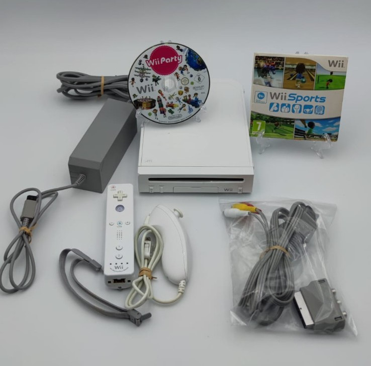 Nintendo Wii Gamecube + Wii Sports + Wii Party + MOTION Controller – Bundle