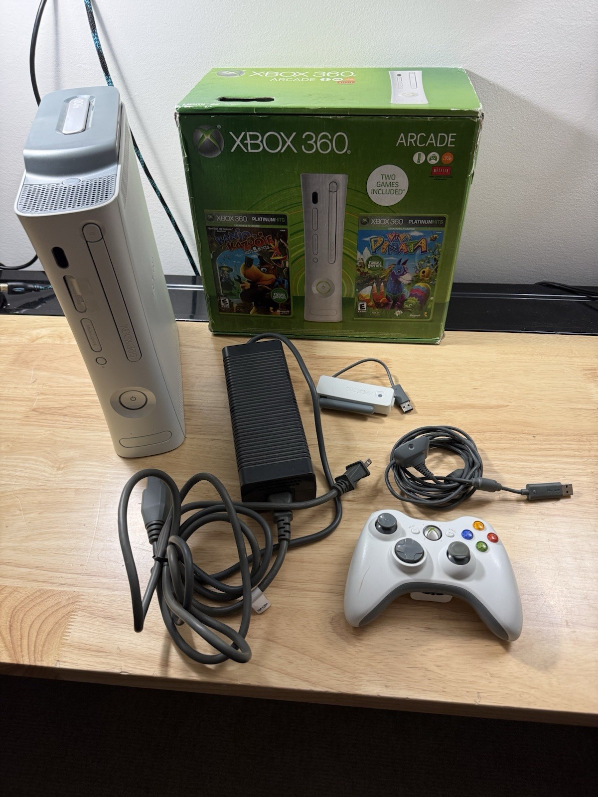 Microsoft Xbox 360 White Console w/ Controller, Cables, Box Tested No Games