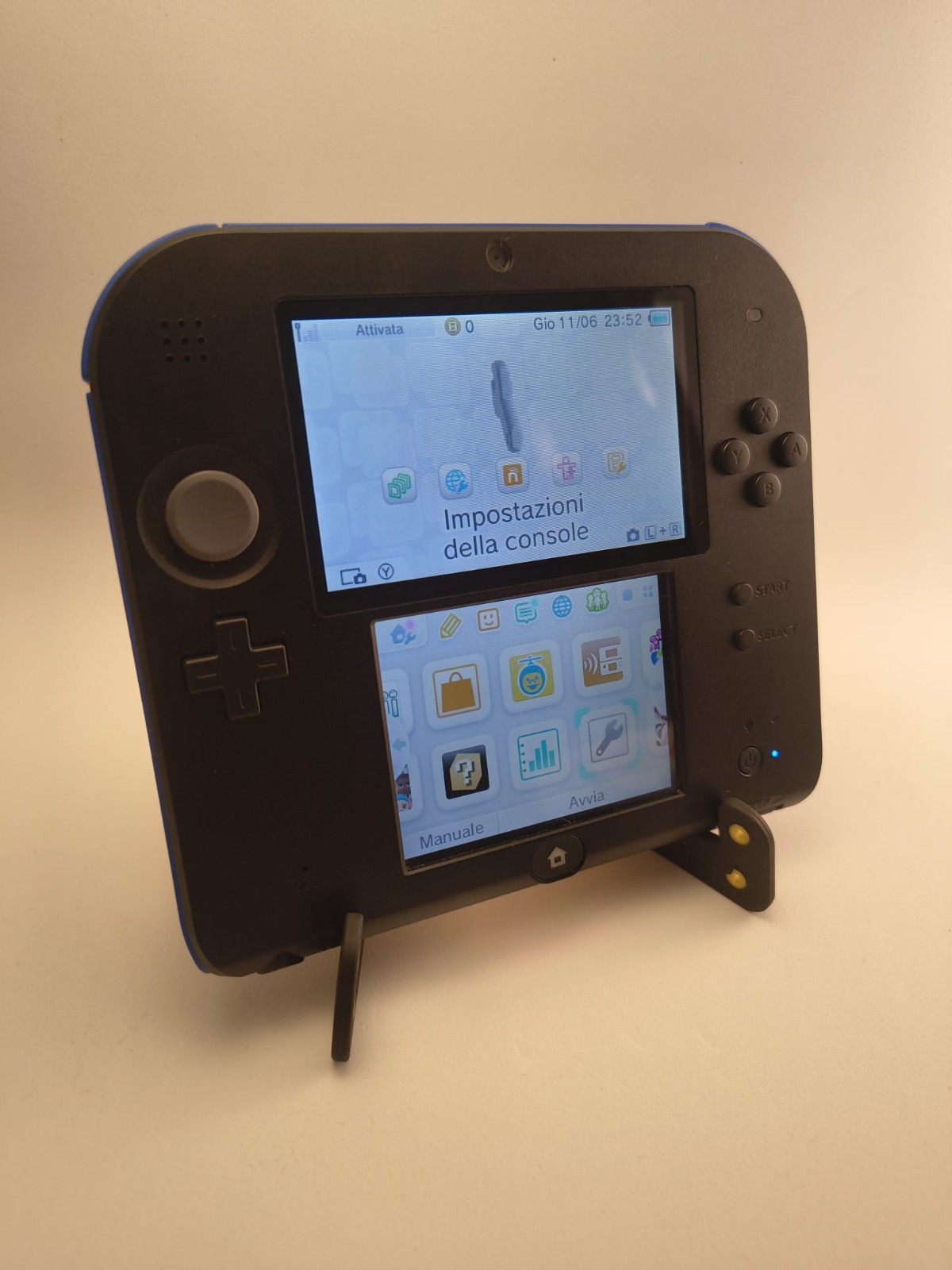Nintendo 2DS FTR-001 Black & Blue Working & COMPLETE 4GB SD Great Condition