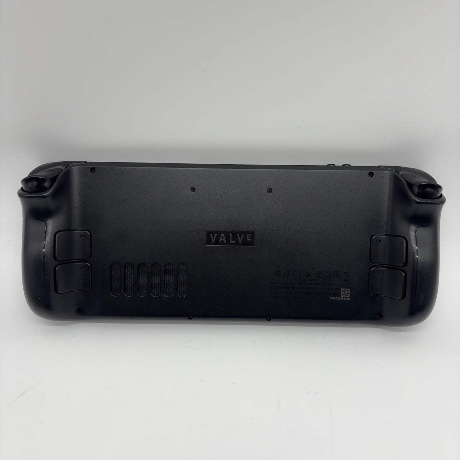 Valve Steam Deck 7″ AMD 7nm Ryzen APU 16GB RAM 256GB Black 1010