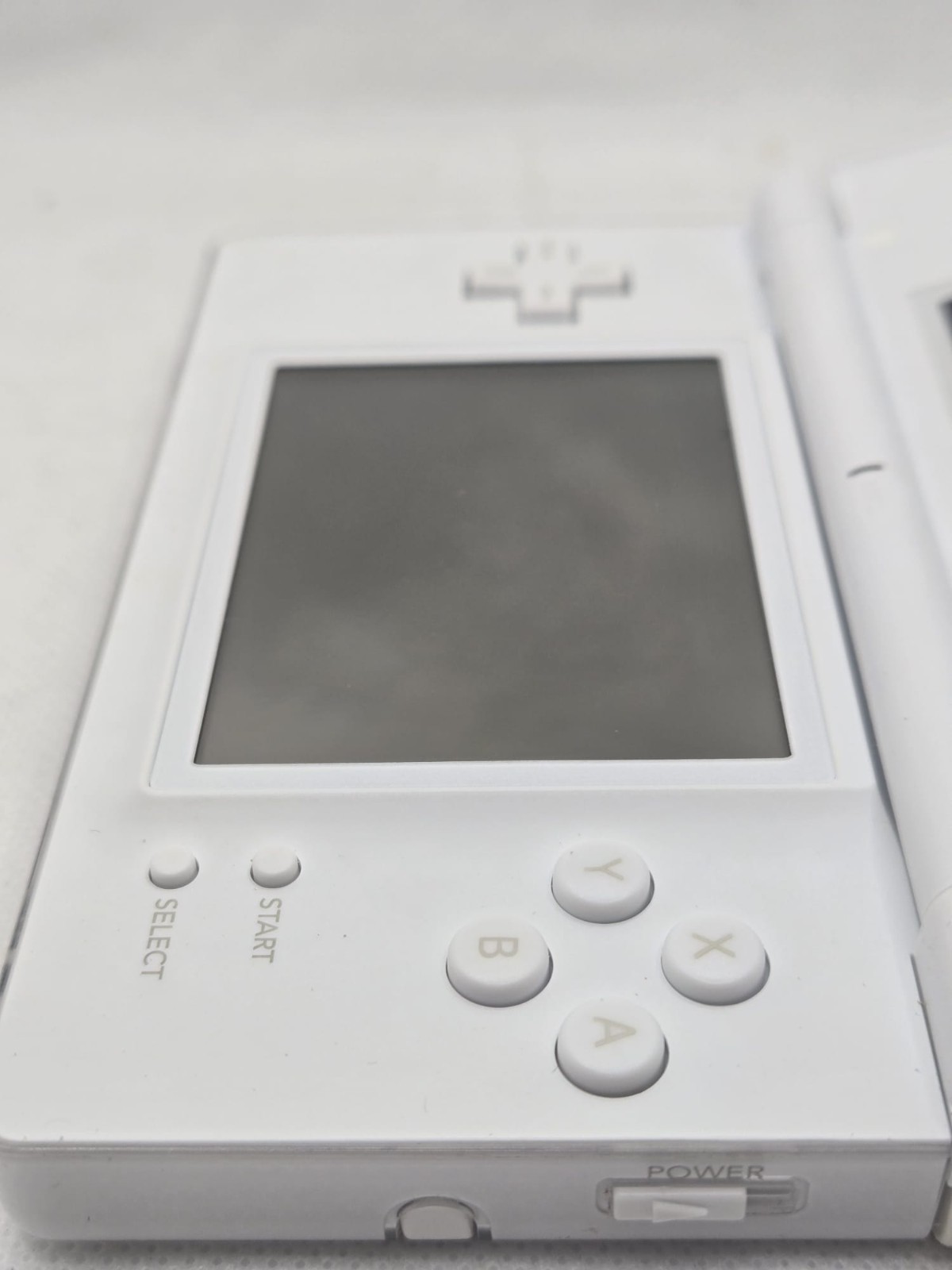 Nintendo DS Lite White USG-003 Console + Charger + 2 Stylus + Crash Nitro Kart