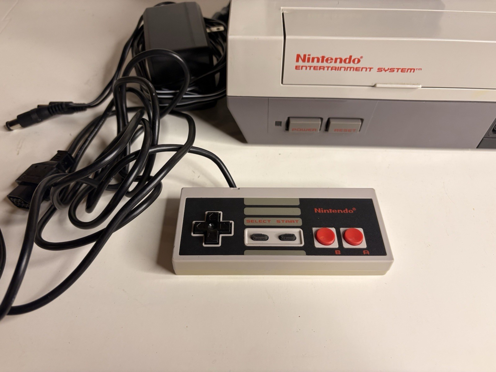 Nintendo NES-001 Gray Video Game Console Tested Working With 5 Games (Zelda)