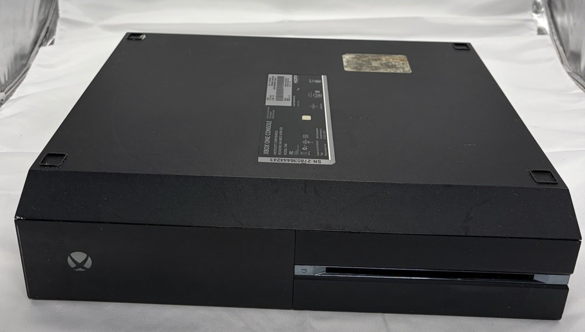 Microsoft Xbox One 1540 Console FOR REPAIR/FOR PARTS ONLY