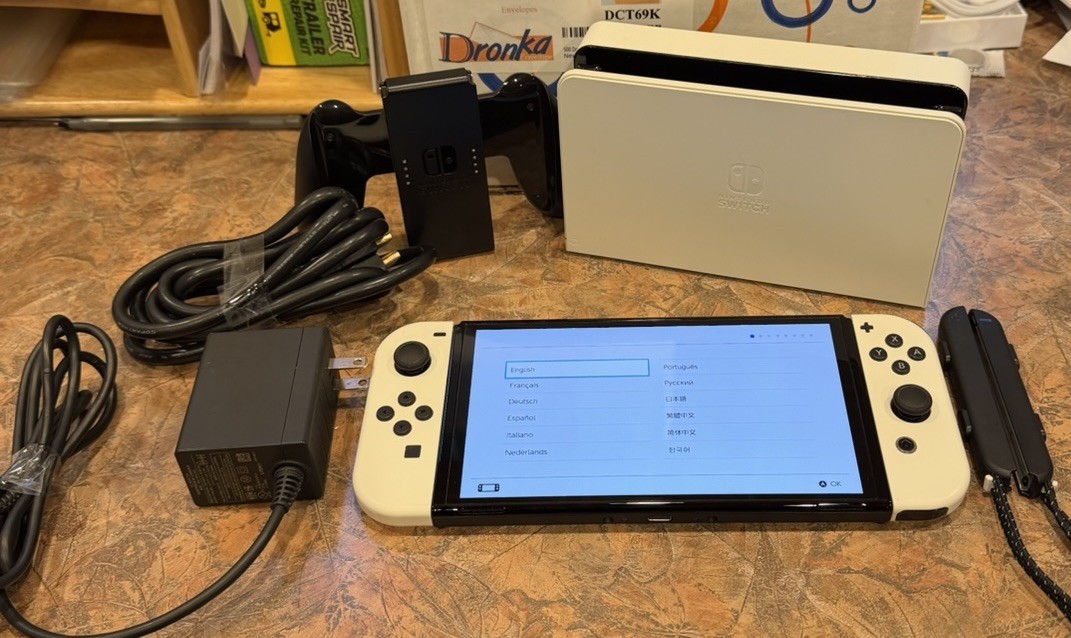Nintendo Switch (OLED Model) White/Black 64GB Console w/ Dock Joy-Con Wi-Fi