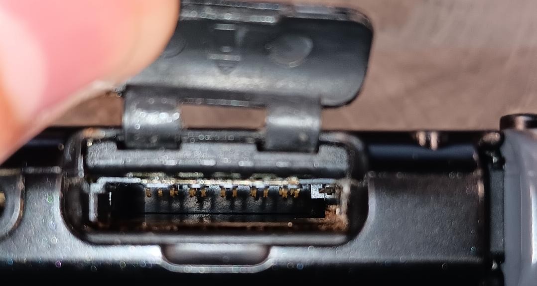 NINTENDO SWITCH – STD. NO CHARGER *READ DESCRIPTION* (P17027913)