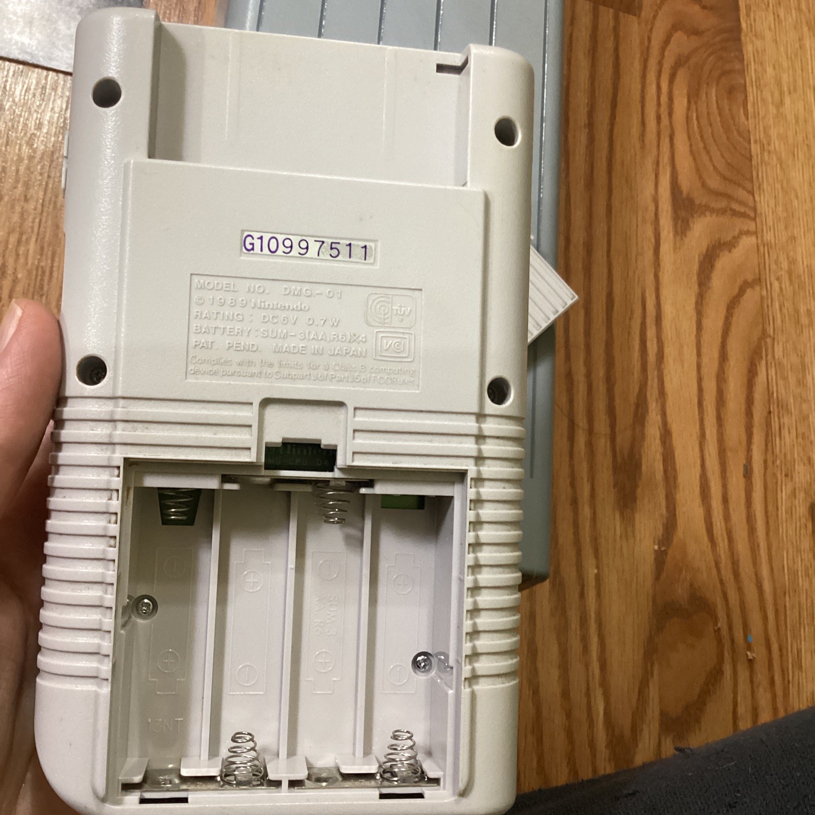 Original Nintendo GameBoy 1989 For Parts/Repair w/Hard Plastic Carrying Case