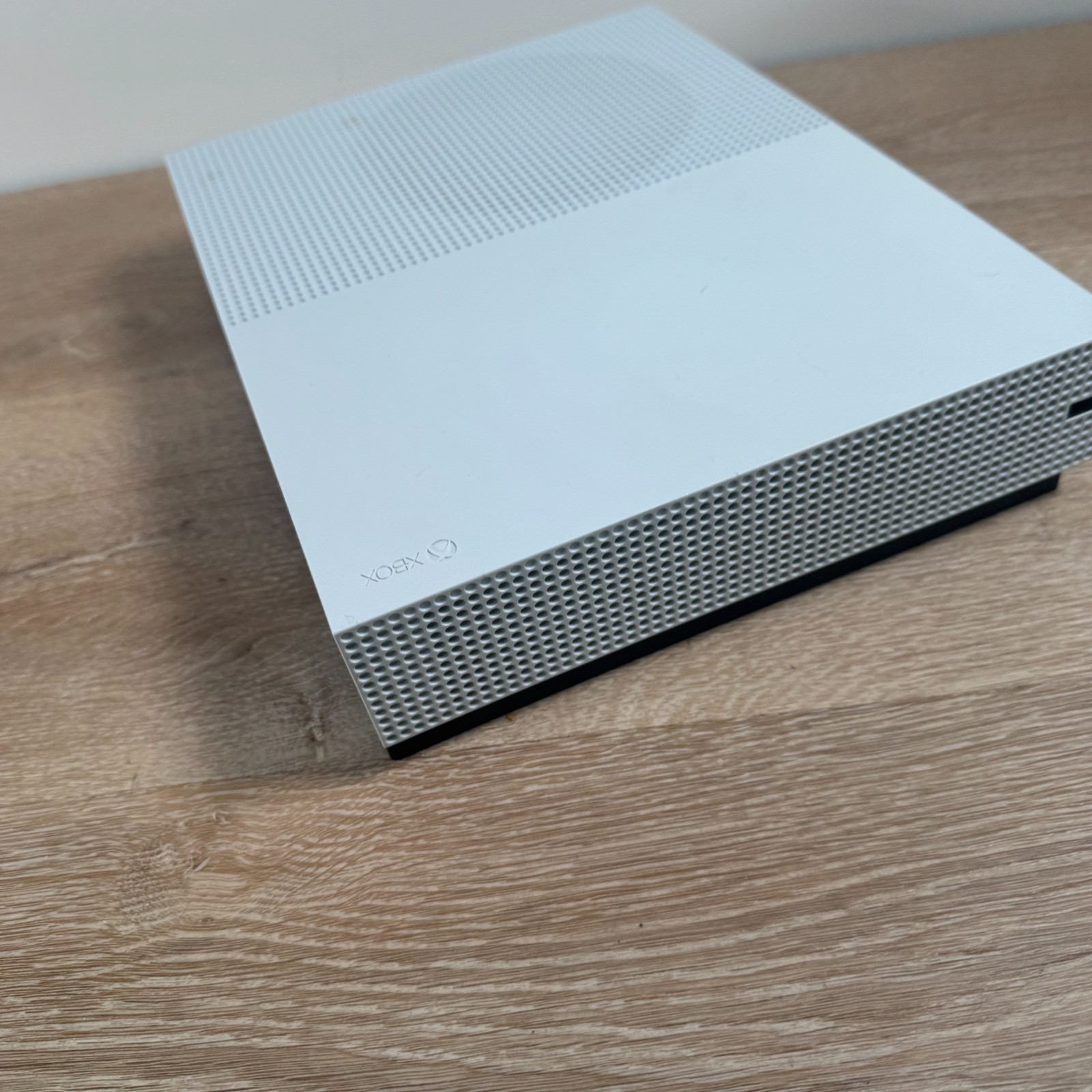 Microsoft Xbox One S 1TB 1 Controller 5 Games Model 1681 – TESTED – Read