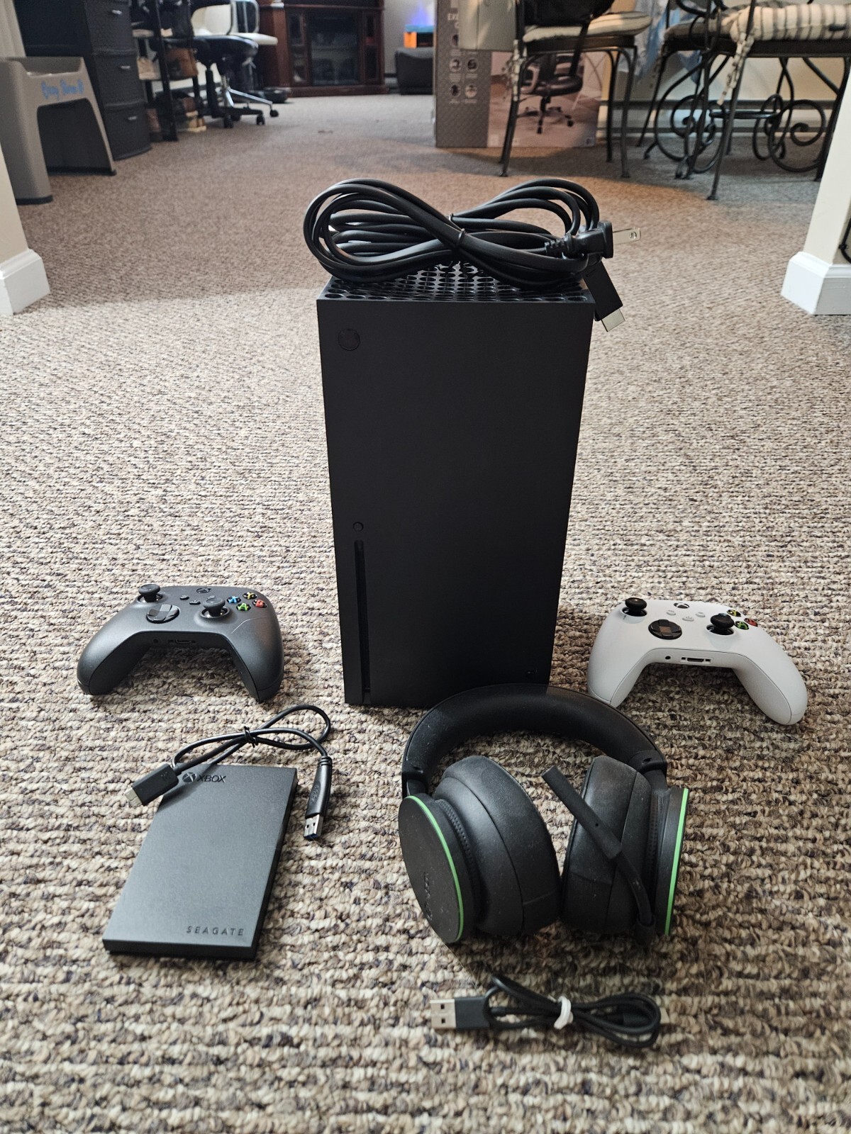 Microsoft – Xbox Series X 1TB Console – Carbon Black – With Bundle
