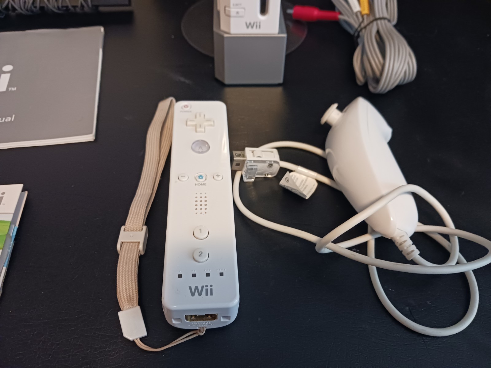 Nintendo Wii Console White Complete In Box CIB with Wii Sports Bundle – Tested!
