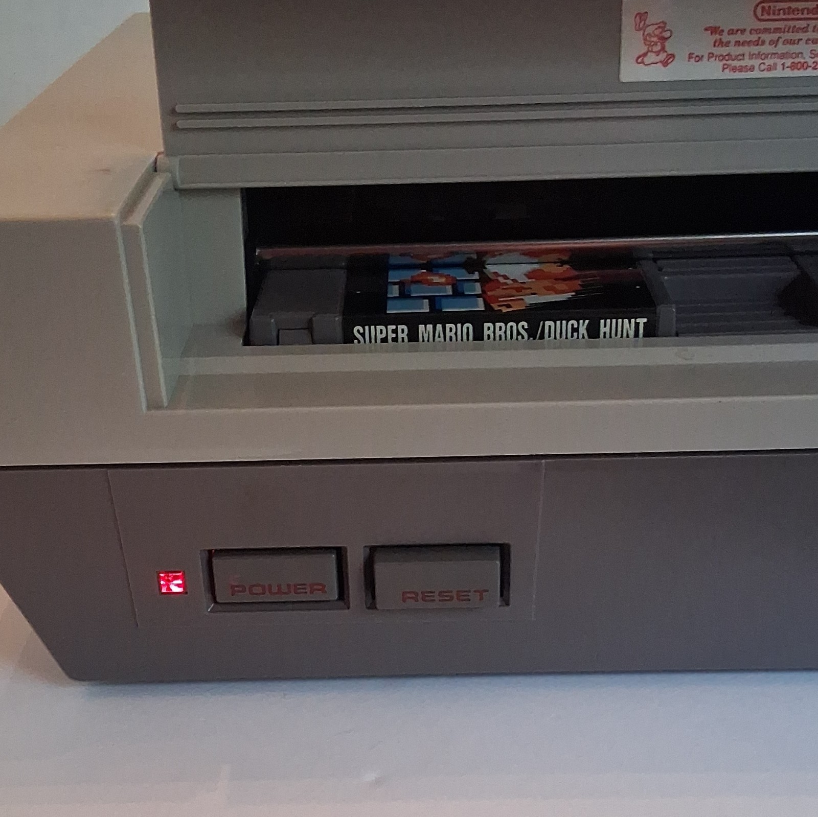 Nintendo NES Action Set NES-001 NTSC-U/C w Zapper SMB/Duck Hunt In Box