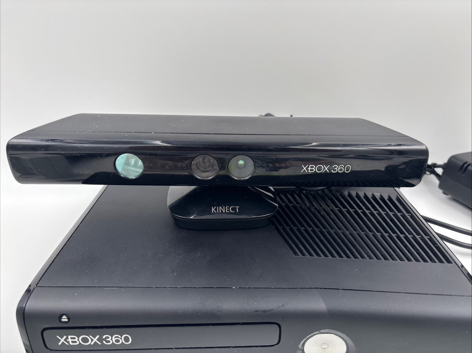 TESTED Microsoft Xbox 360 S Slim 250GB Console Bundle Kinect 2 Games Microphones