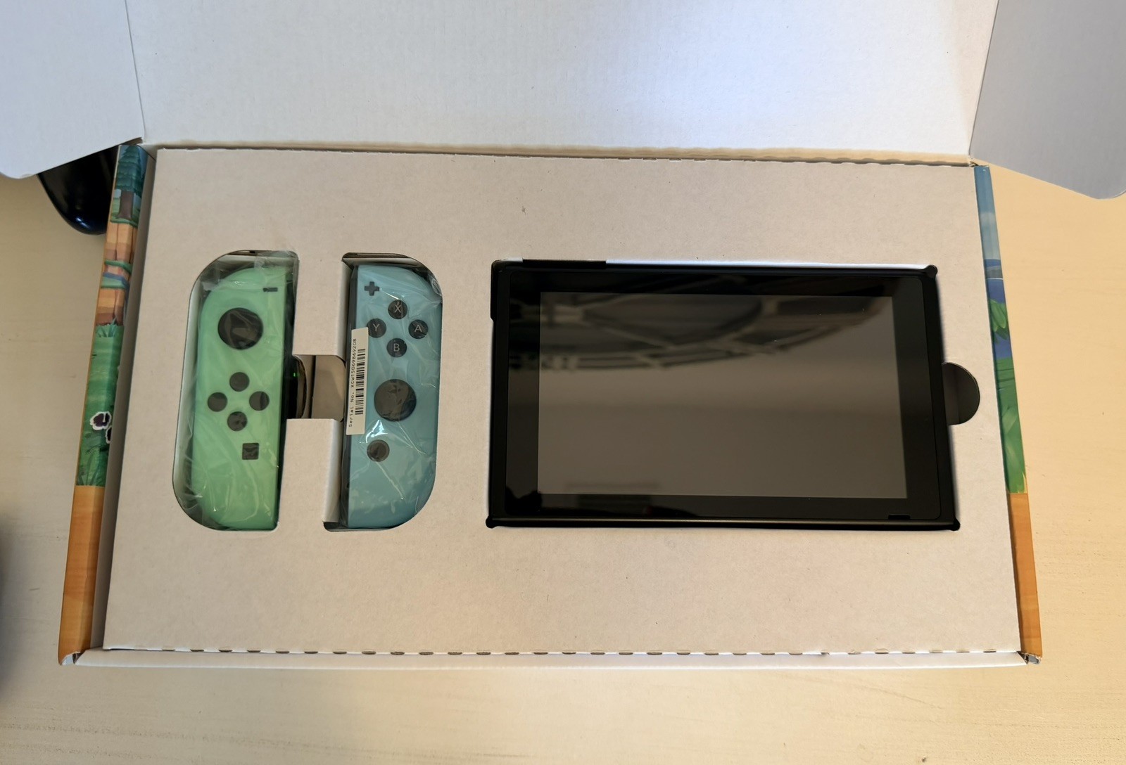 Nintendo Switch Animal Crossing Special Edition + Pro Controller/Pokemon Shield