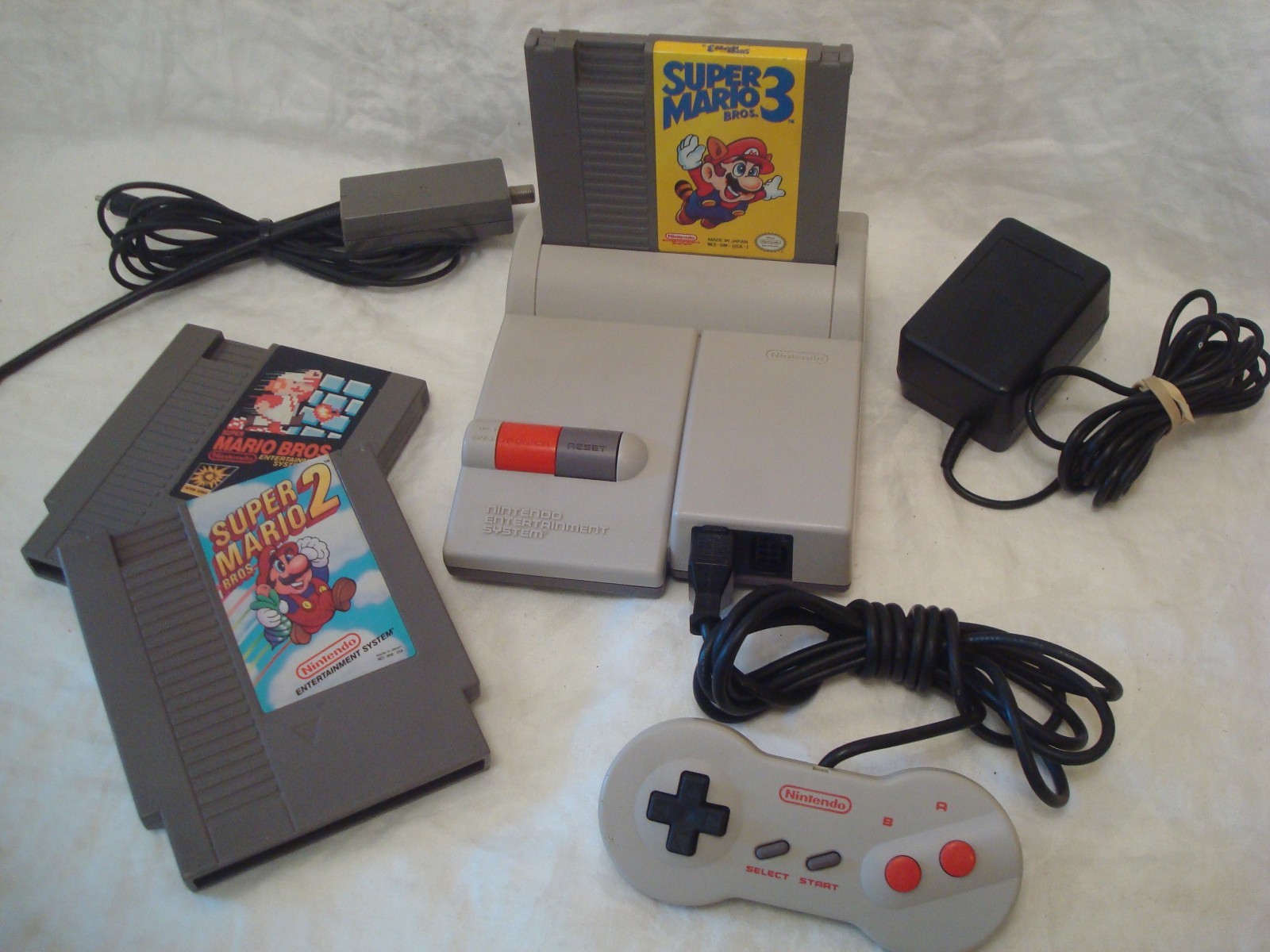 Nintendo NES-101 ORIGINAL TOP LOADER Console System Bundle Super Mario 1 2 3