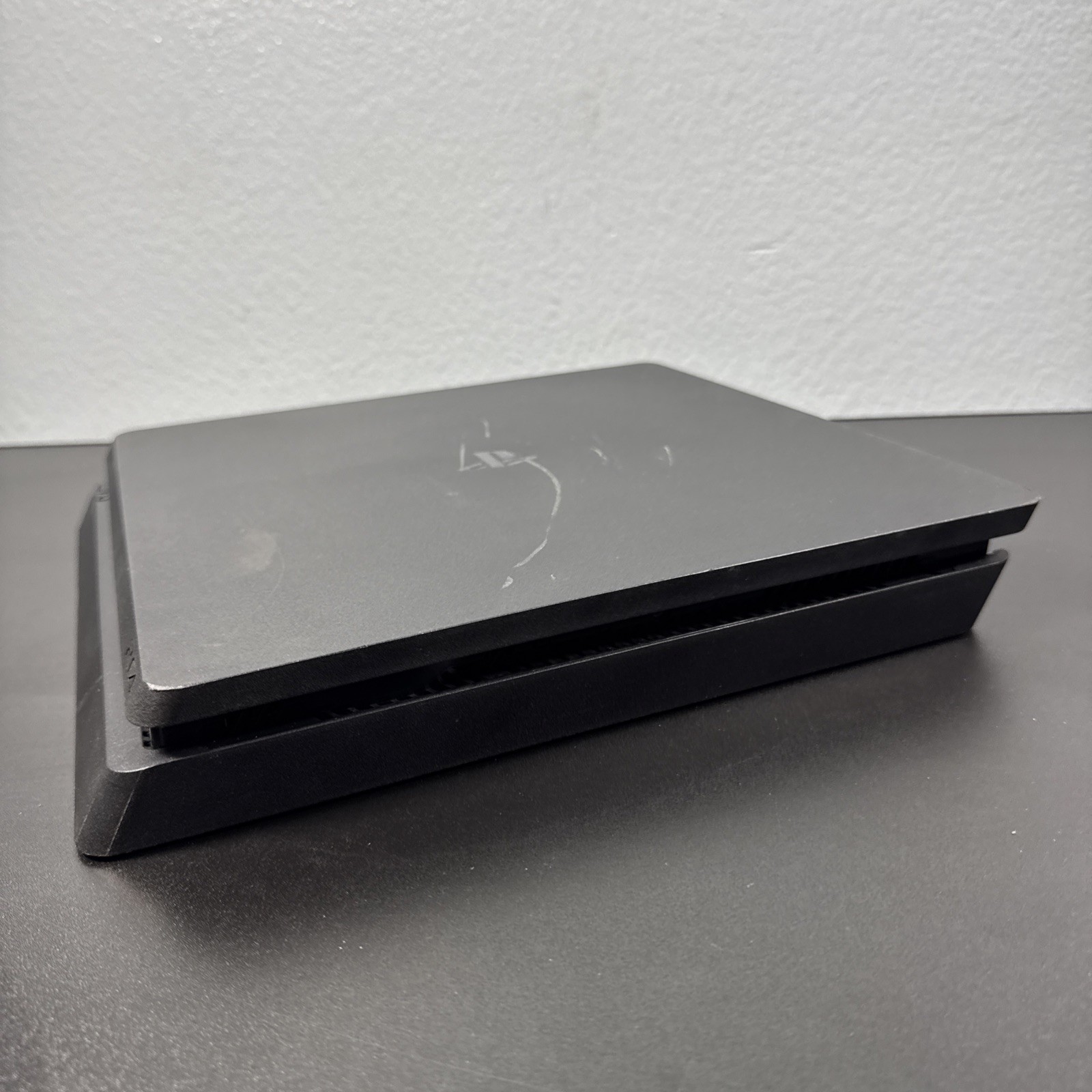 Sony PlayStation 4 Slim 1TB Console (CUH-2115B)w/controller LOW FW 10.01 OFW PS4