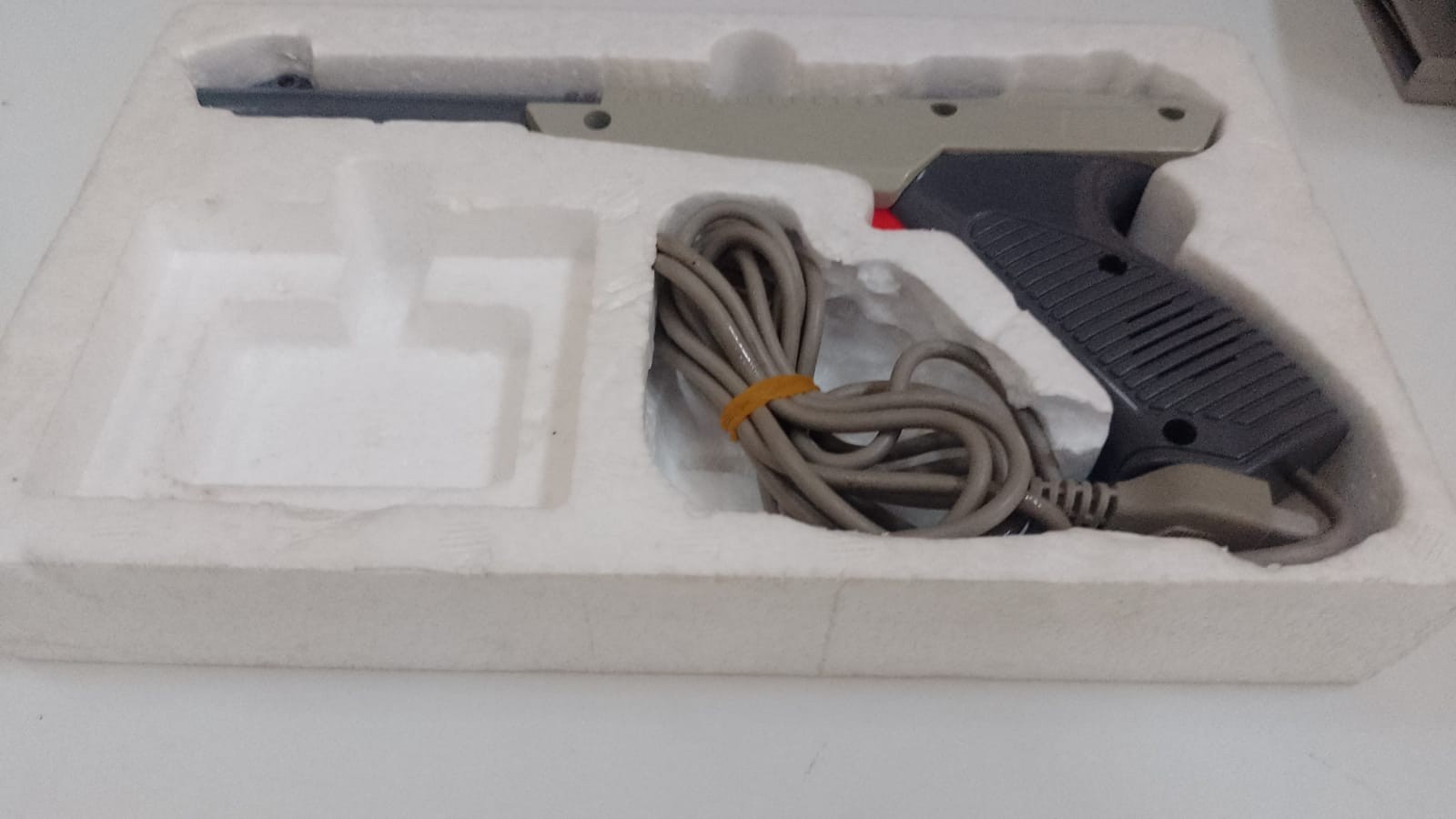 FAMICLON- INFRARED LIGHT PHASER GUN + BOX -15 PIN – MICRO GENIUS- RARE